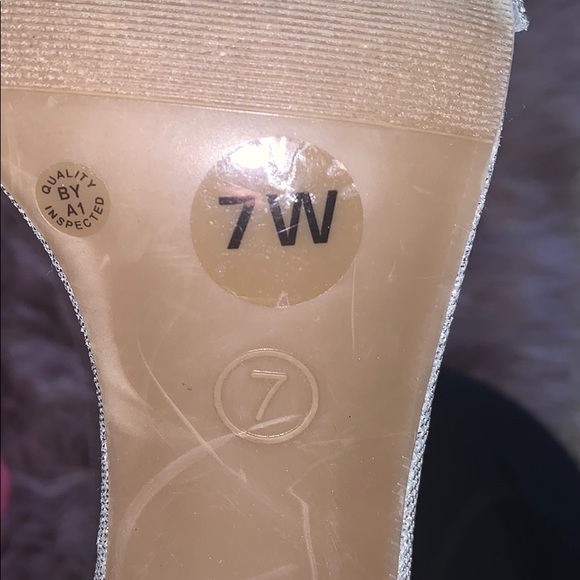 heels - Picture 4 of 4